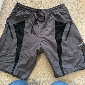 Men’s padded biking shorts